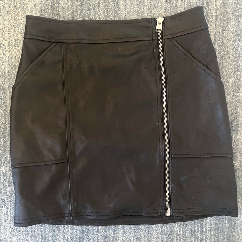Express polyester skirt with zipper